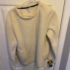 Women’s secret treasures sleepwear top white fuzzy size M